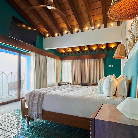 Hotel Luxury Patio Azul (Adults Only) Puerto Vallarta Exterior foto Suite at the Hotel Habitas